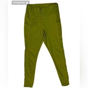 Women’s Capri  Loggins Green Medium with pockets